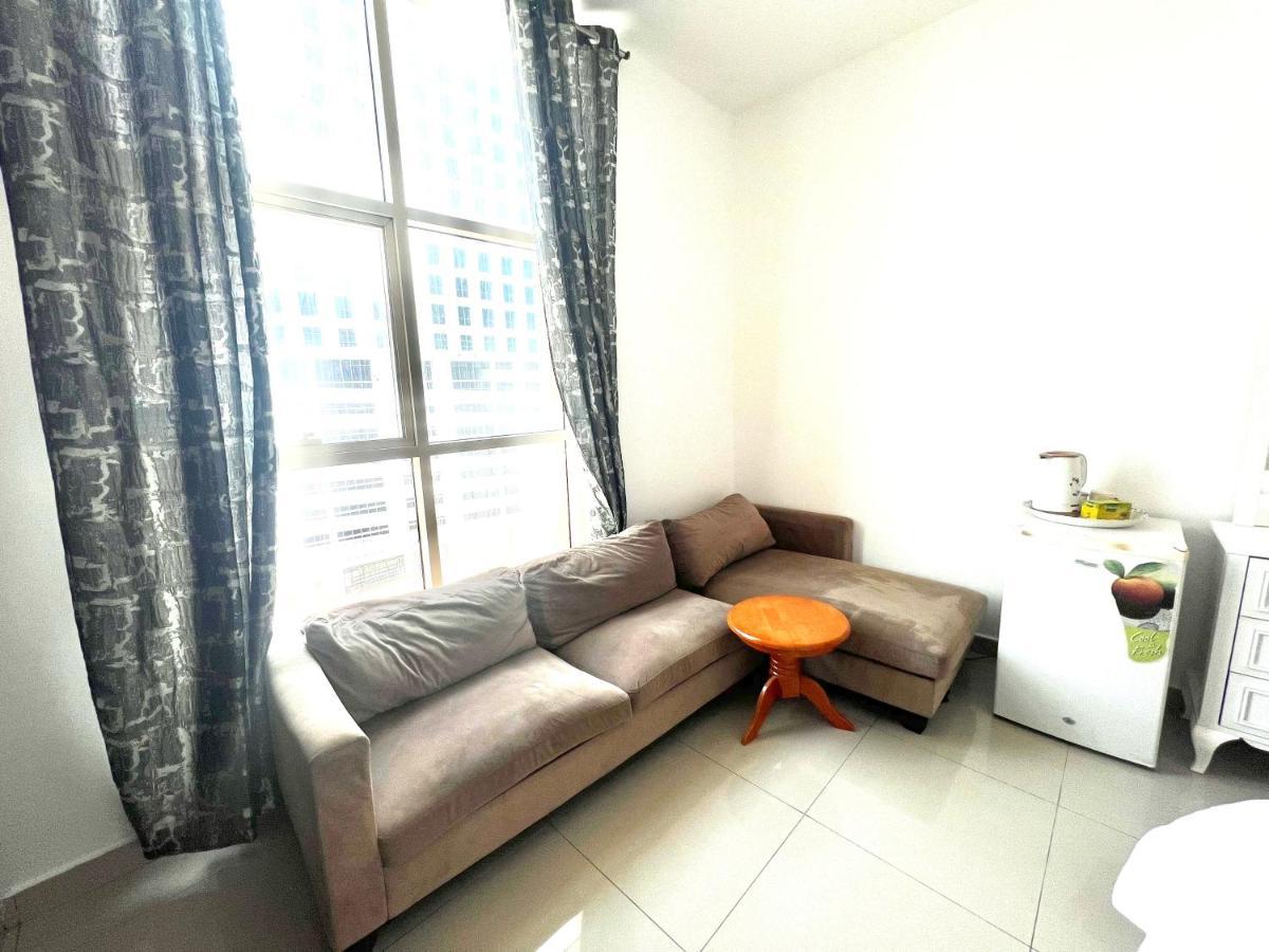 Private Room In 2Br Apartment Dubai Eksteriør billede