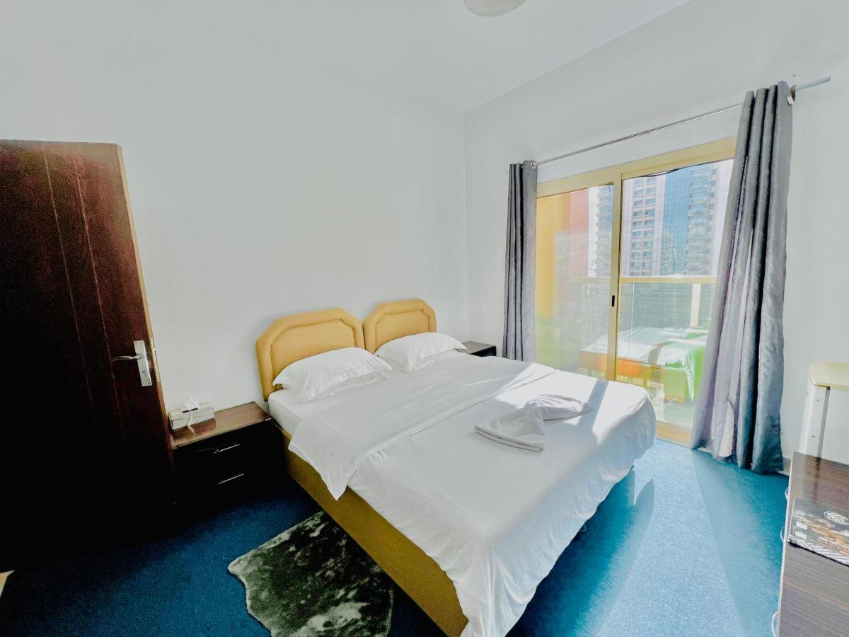 Private Room In 2Br Apartment Dubai Eksteriør billede